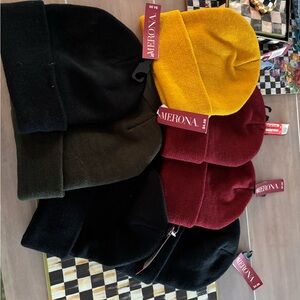 7 brand new beanies